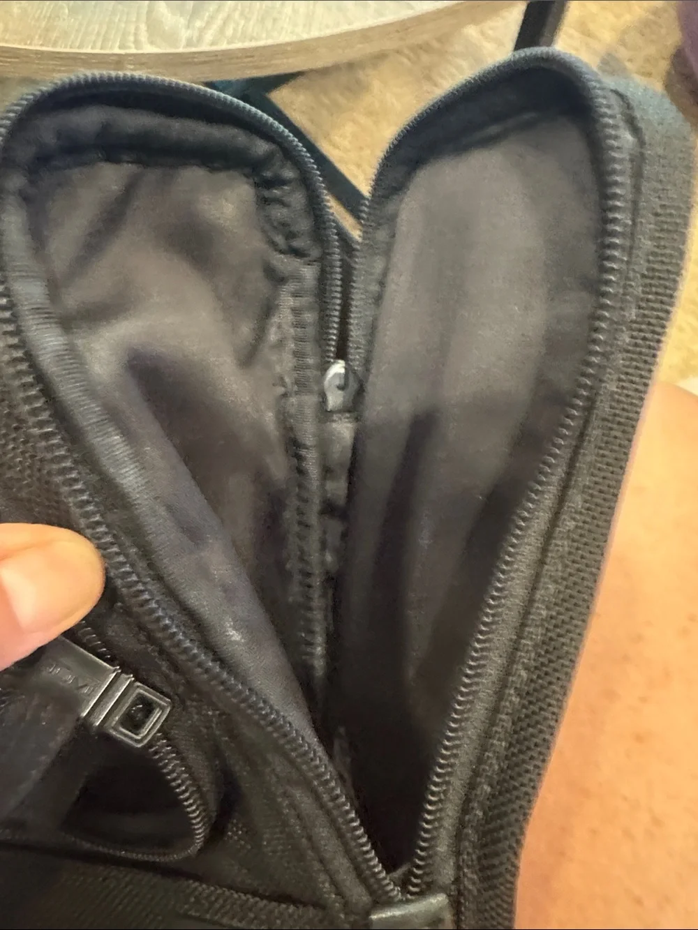 Tumi Black Men’s Hanging Travel Toiletry Kit